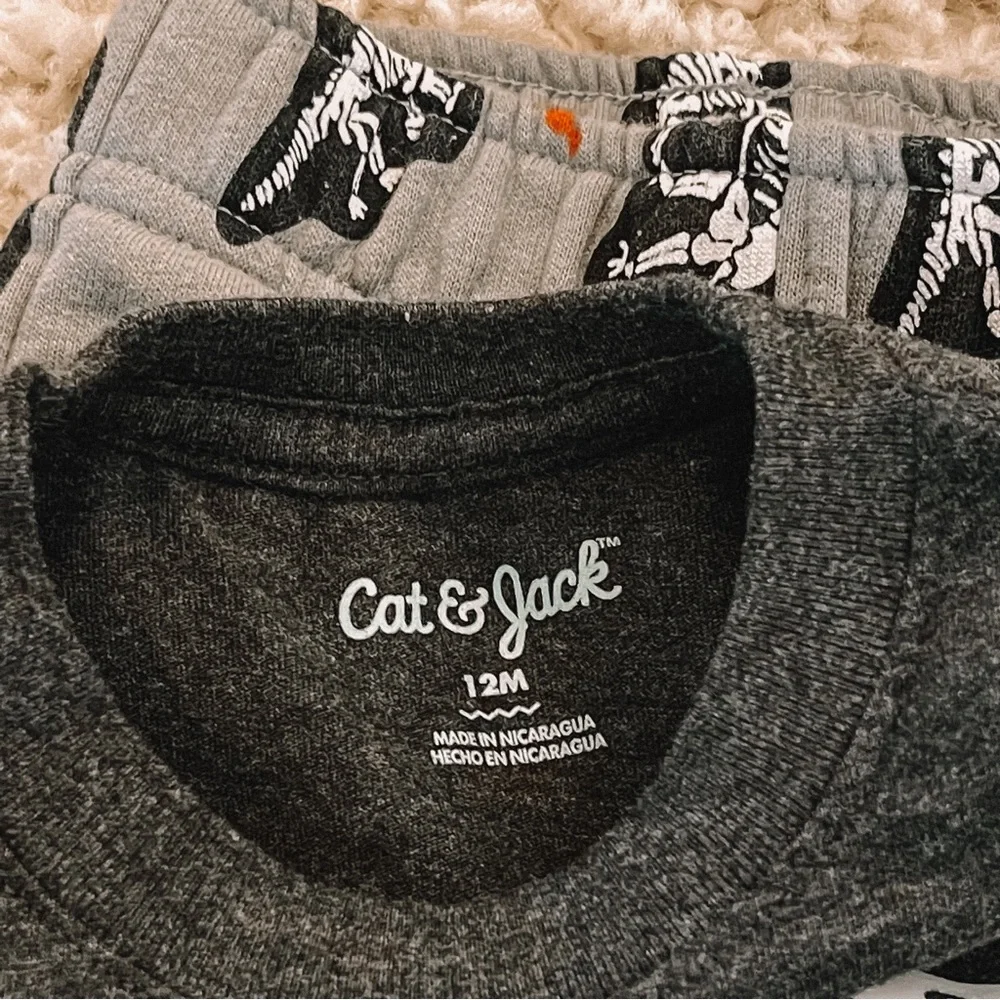 Cat & Jack Halloween Set - 12m - Picture 4 of 4